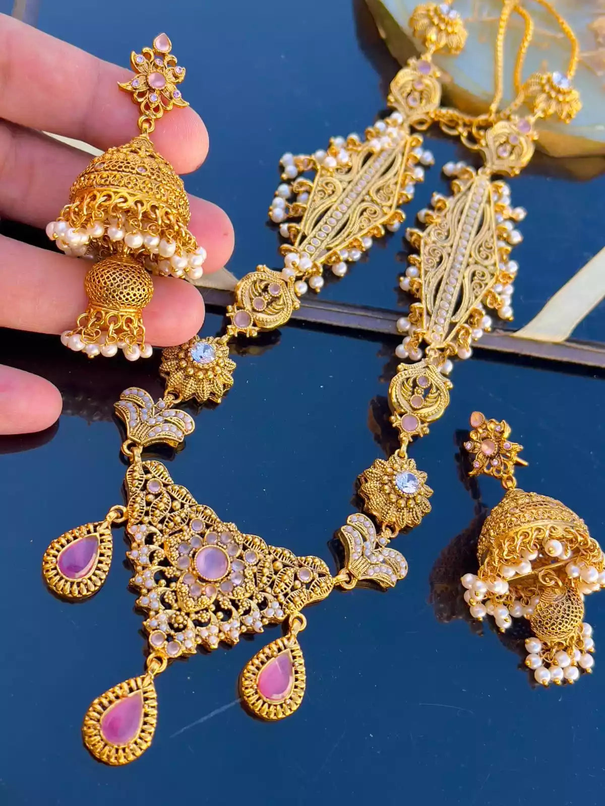 Egyptian set with jhumki earrings Main image