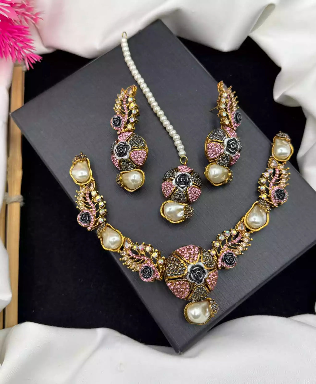 Mother of pearl necklace set