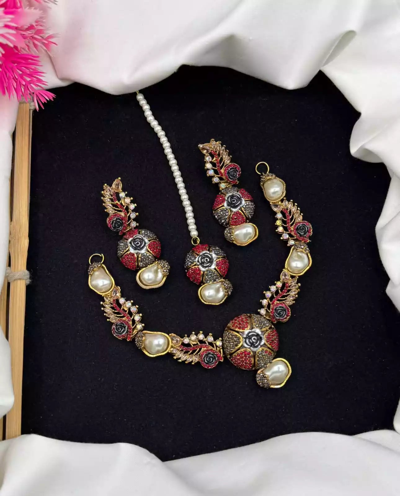 Mother of pearl necklace set