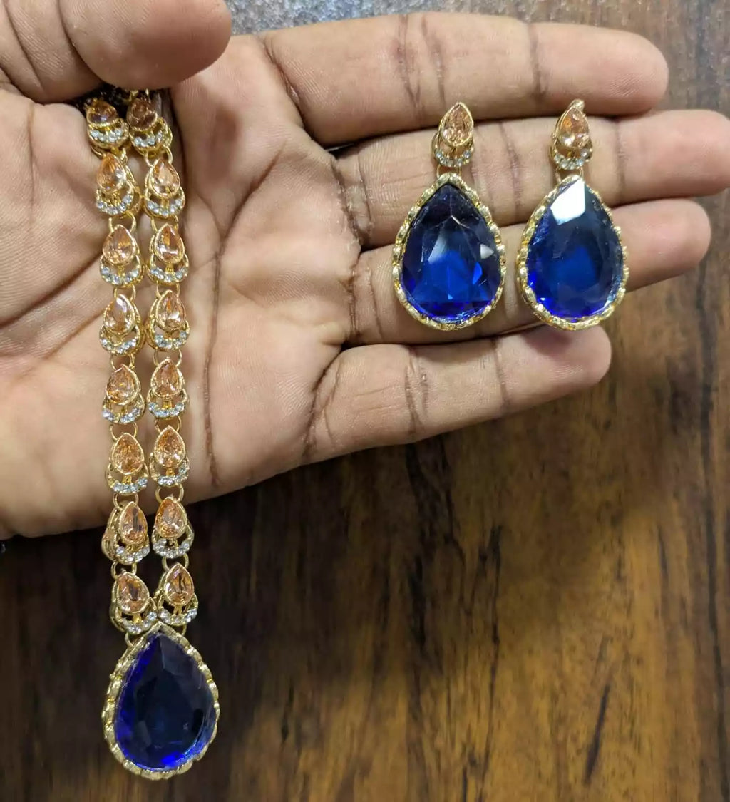 Elegant necklace set