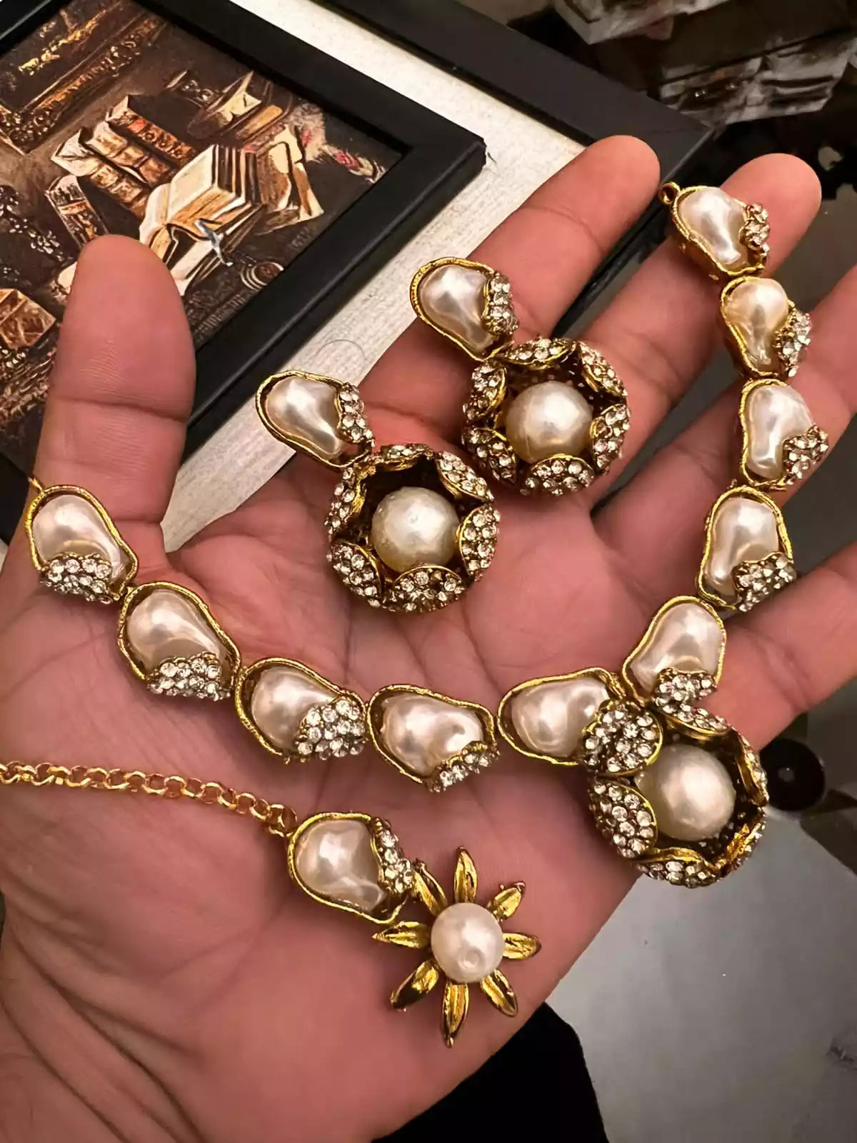 Mother pearl necklace set