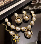 Mother pearl necklace set