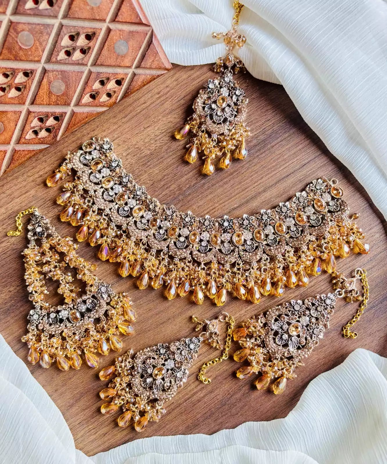 Handmade elegant bridal set Main image