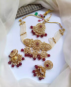 Kundan choker set with teeka