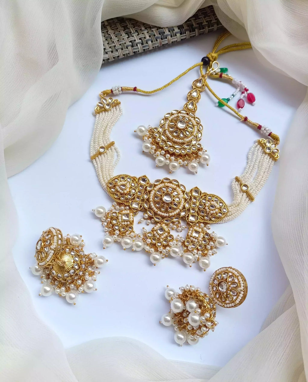 Kundan choker set with teeka