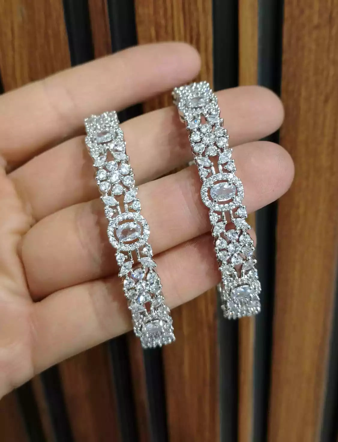 Zircon jarao bangle pair Main image