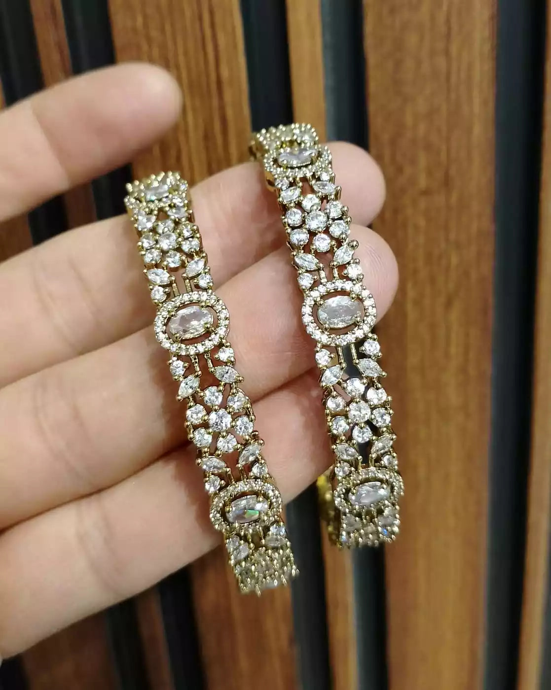 Zircon jarao bangle pair