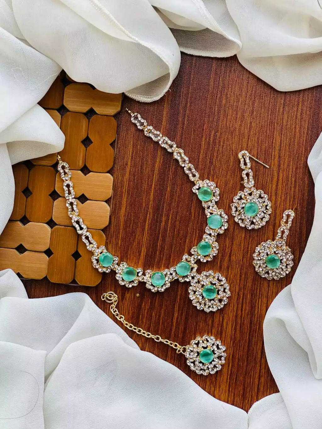 Zircon necklace set