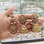 Zircon earrings with teeka