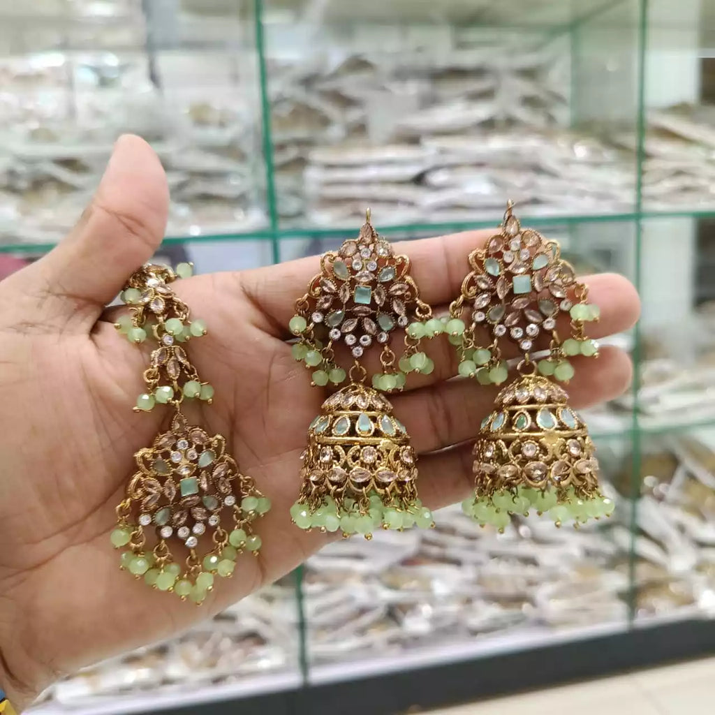 Zircon earrings with teeka
