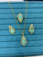 Elegant pendant set wit ring