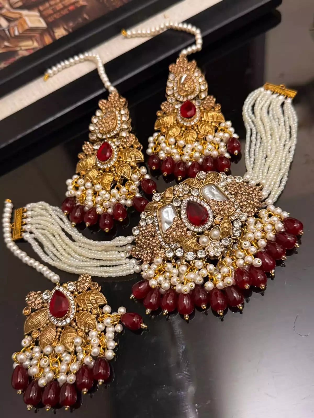 Handmade designer choker set Main image
