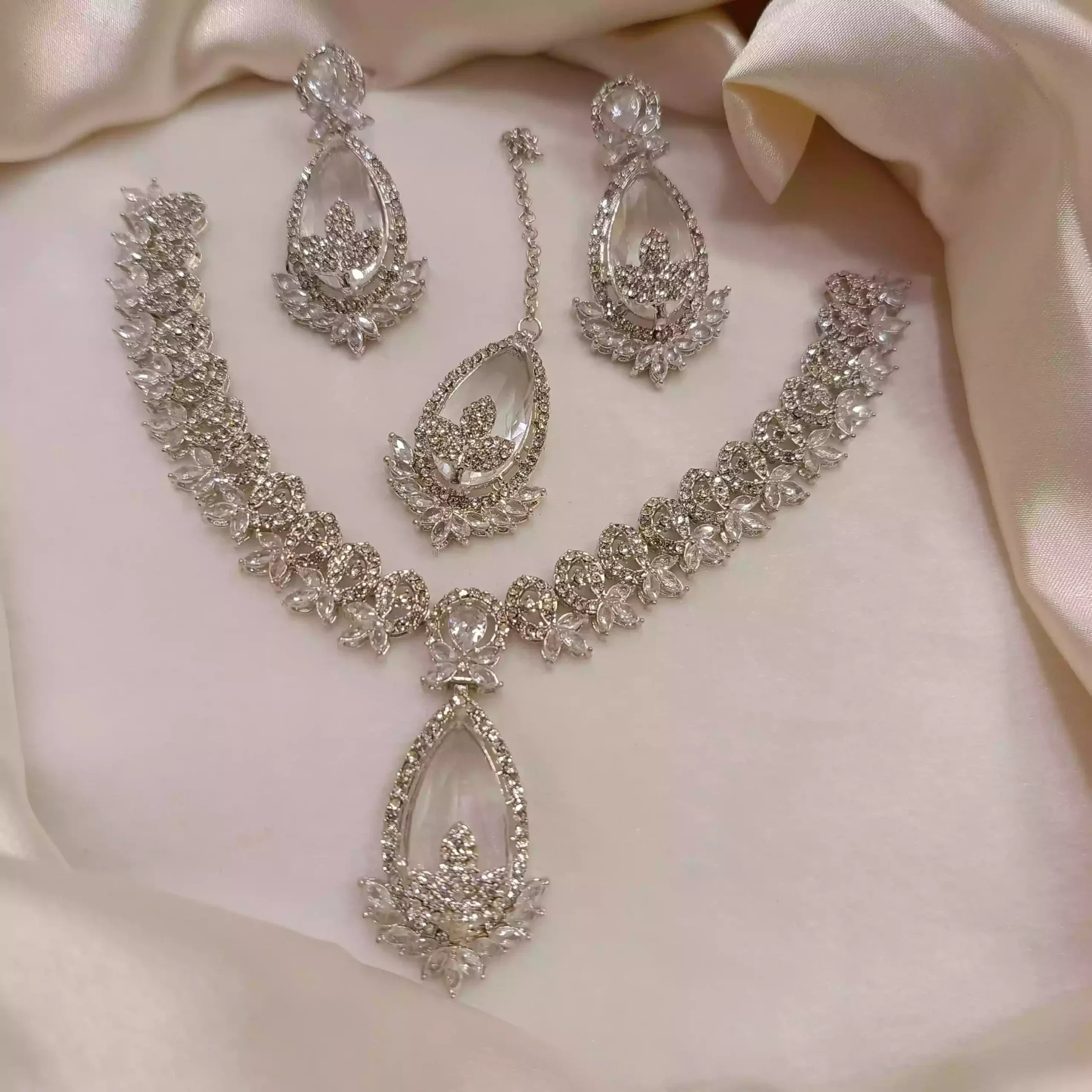 Zircon necklace set