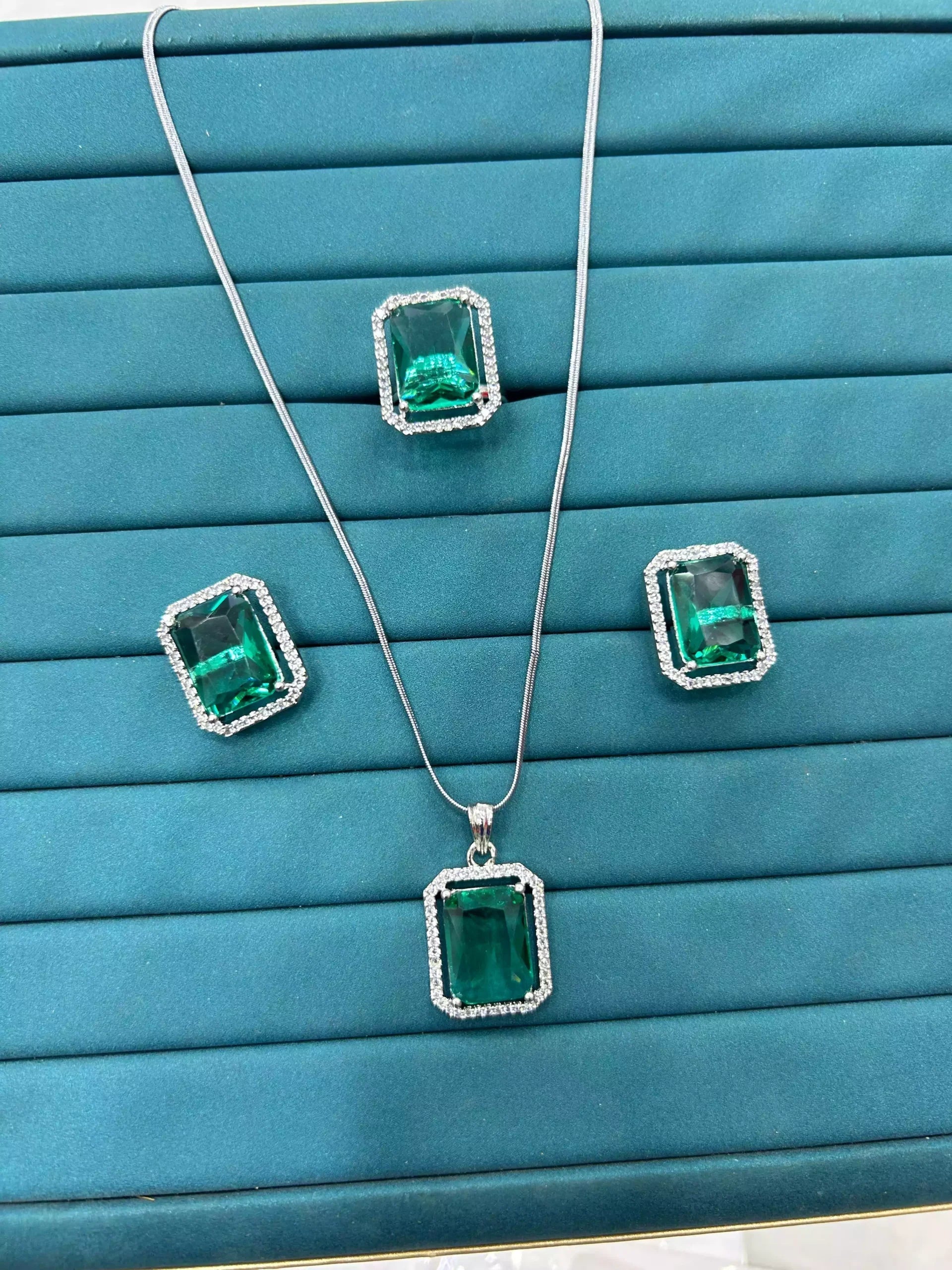 AD zircon set with ring