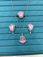 AD zircon set with ring