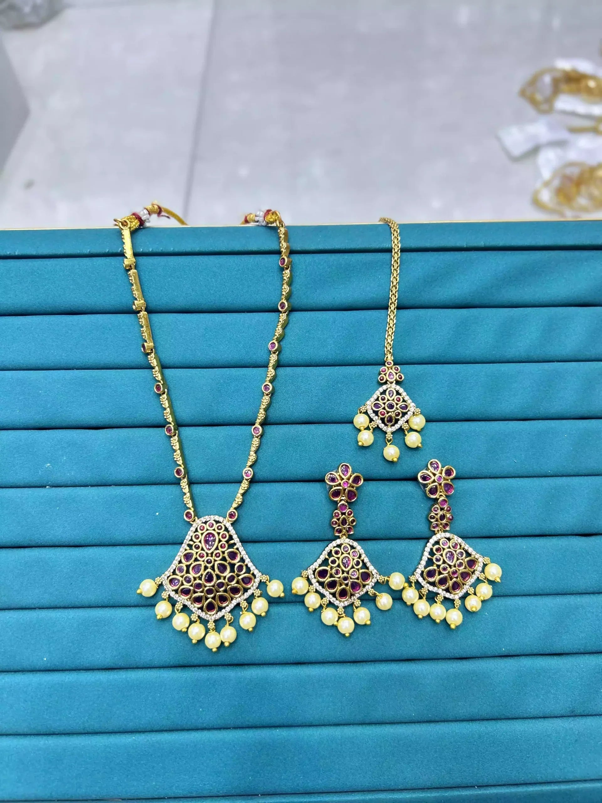South indian set with teeka