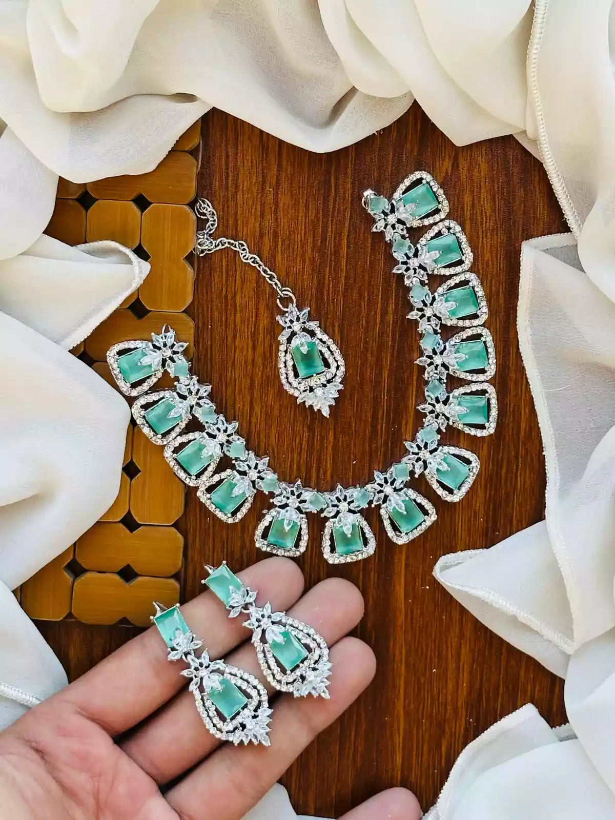 Zircon necklace set Main image