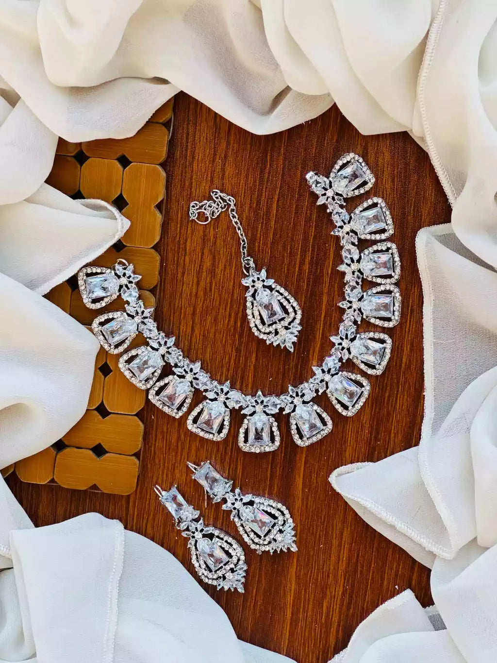 Zircon necklace set