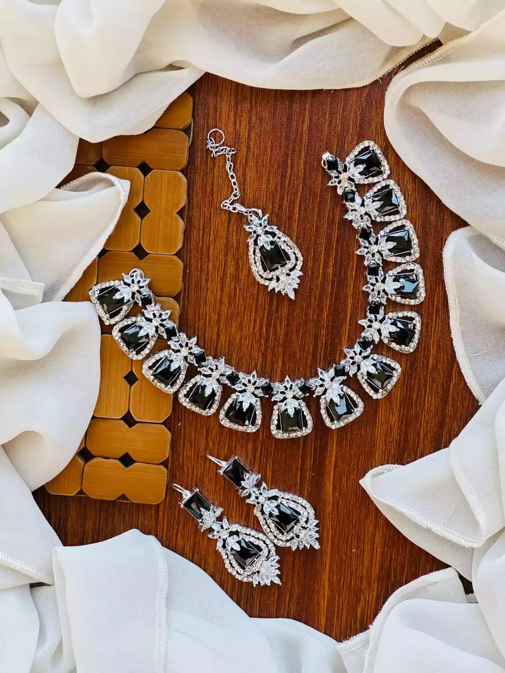 Zircon necklace set