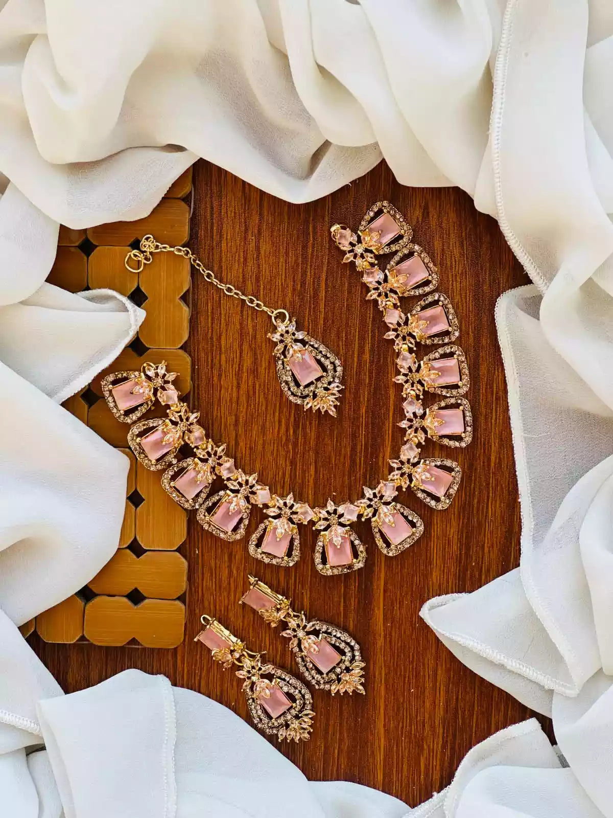 Zircon necklace set