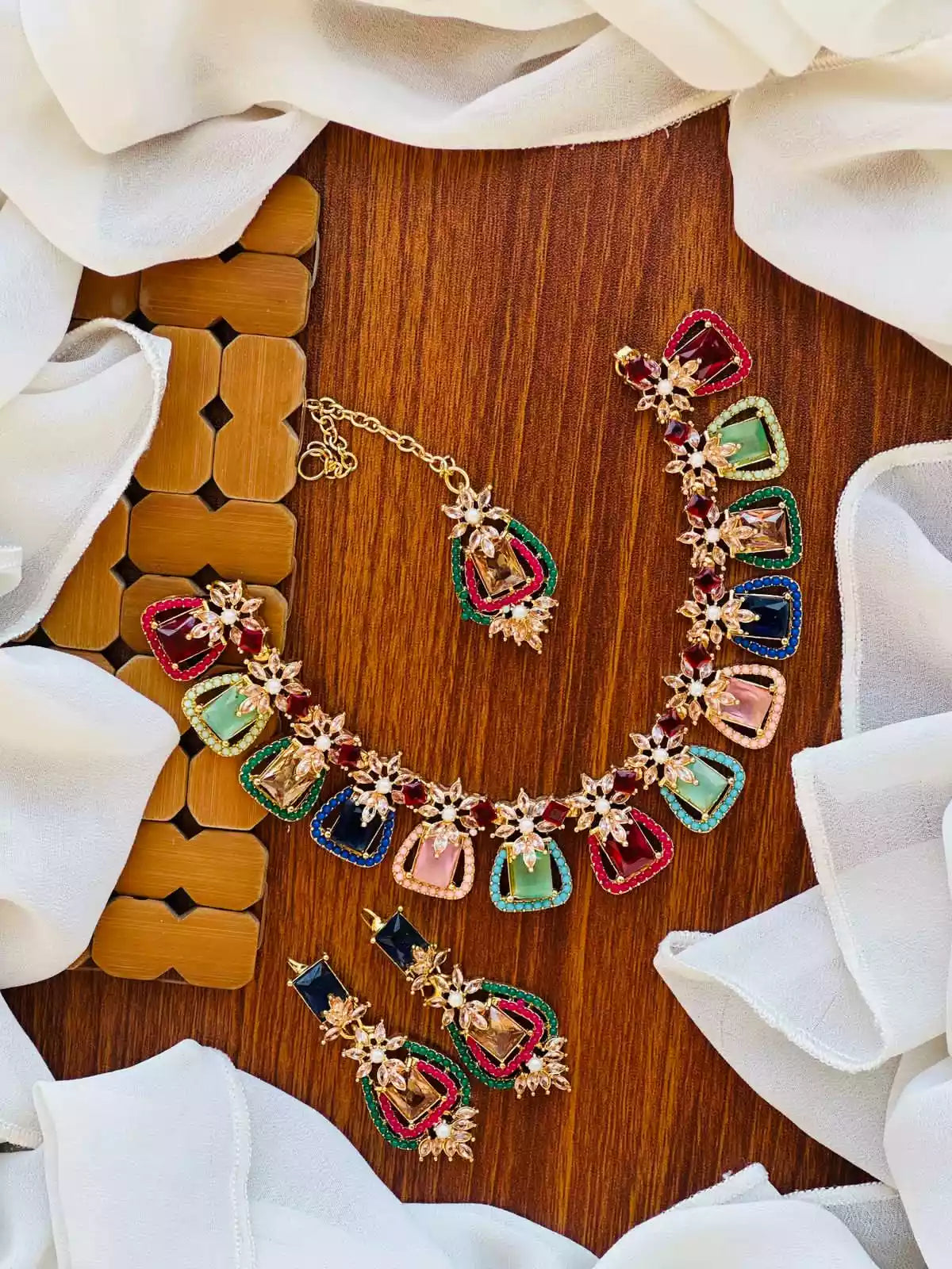 Zircon necklace set
