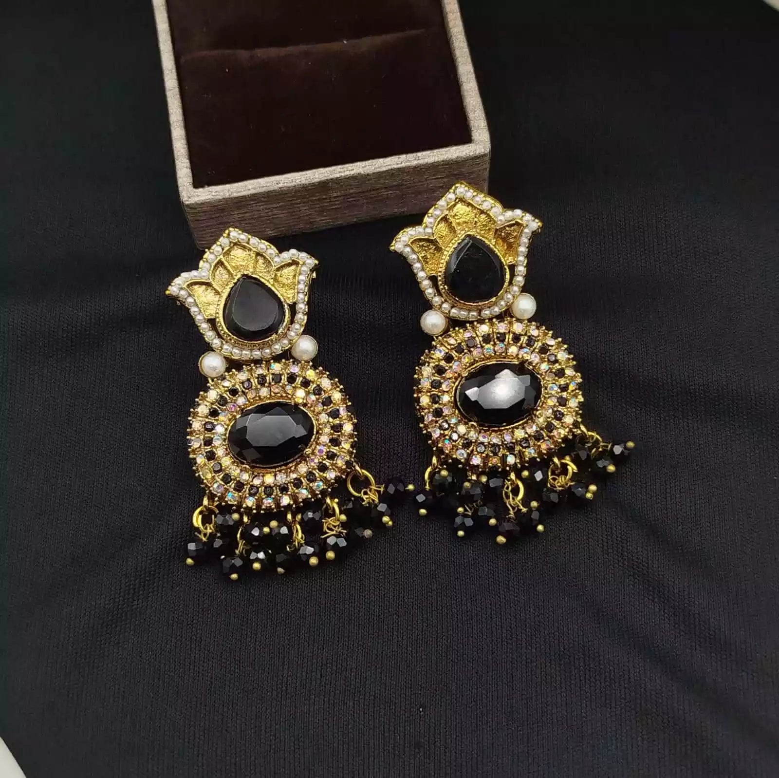 Zircon earrings