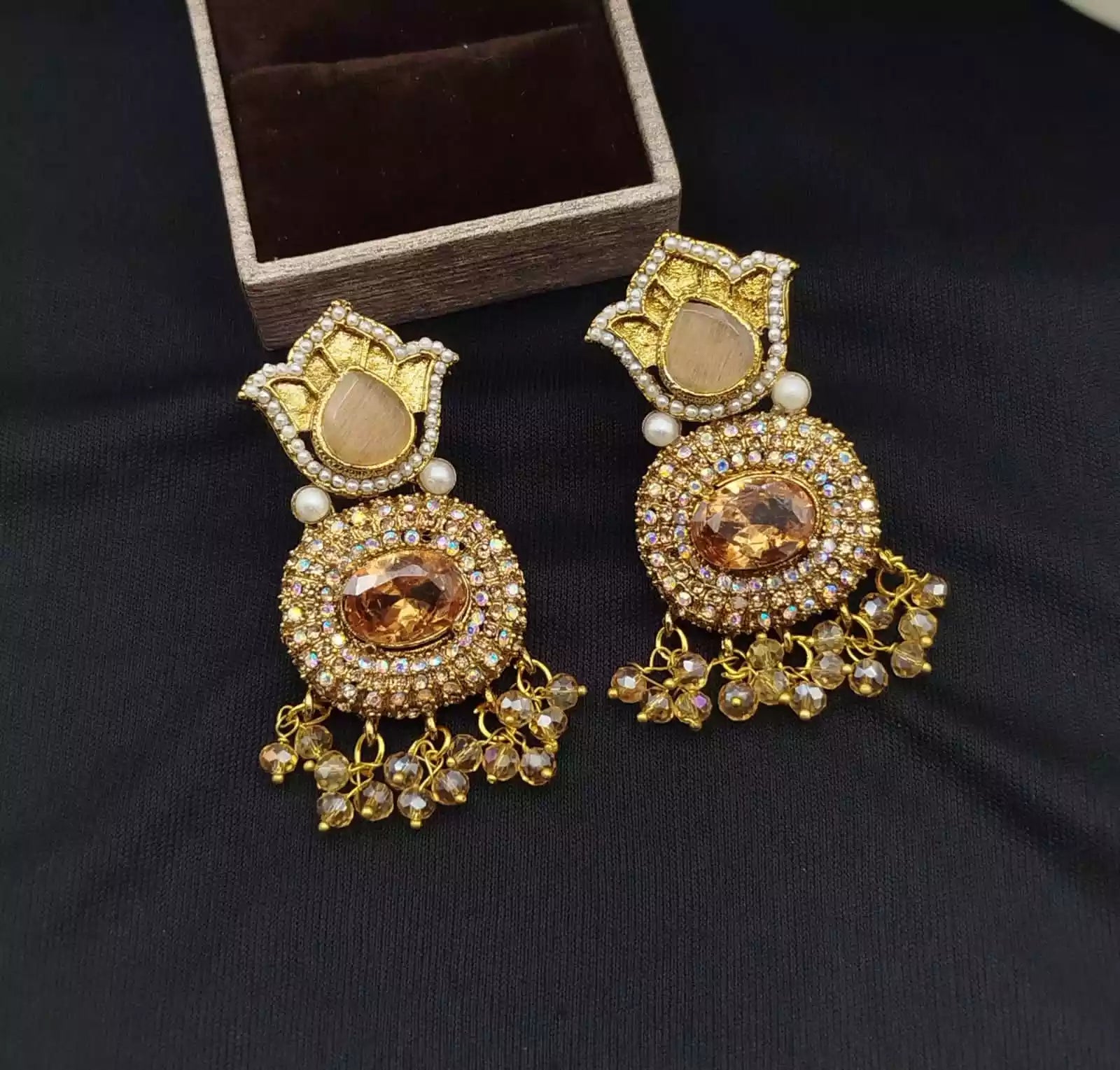 Zircon earrings