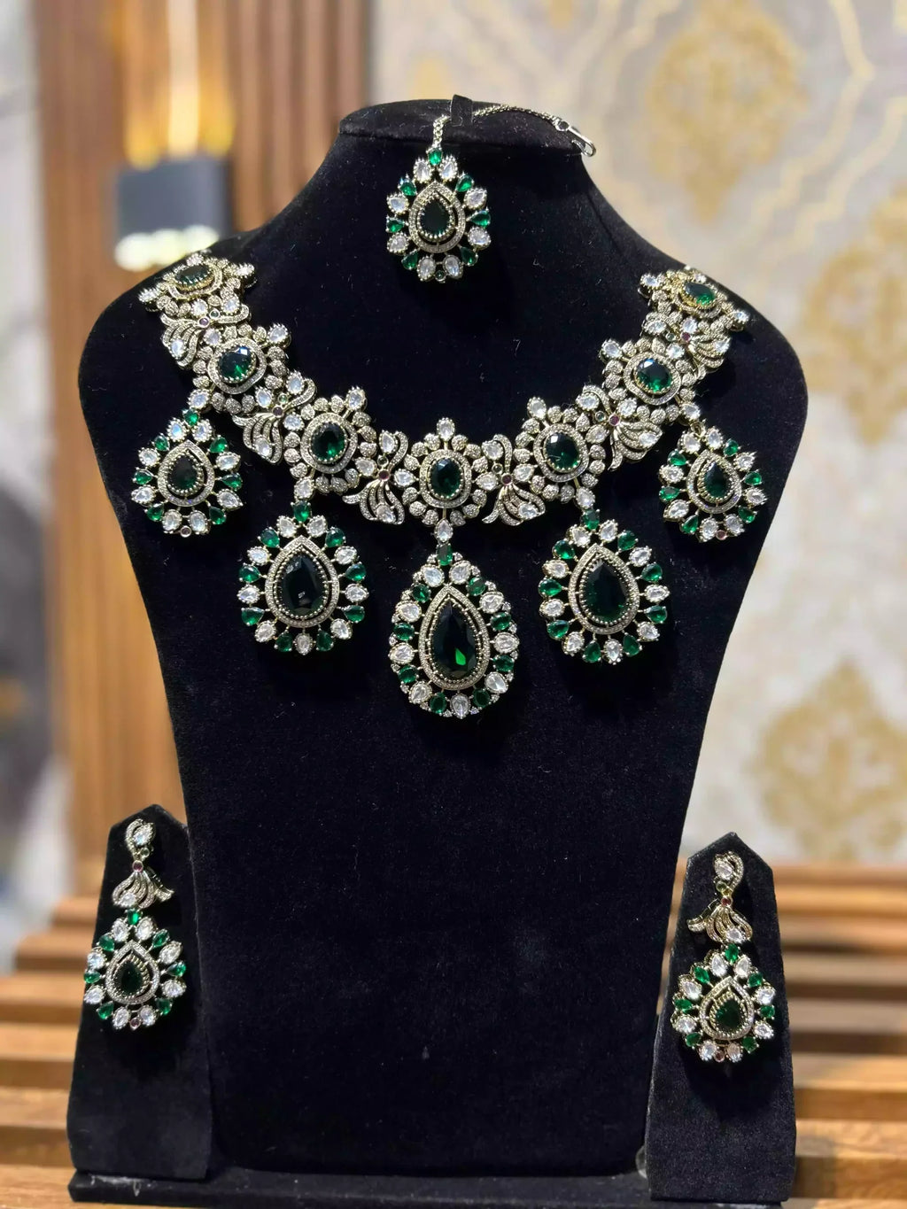 Diamond cut necklace set