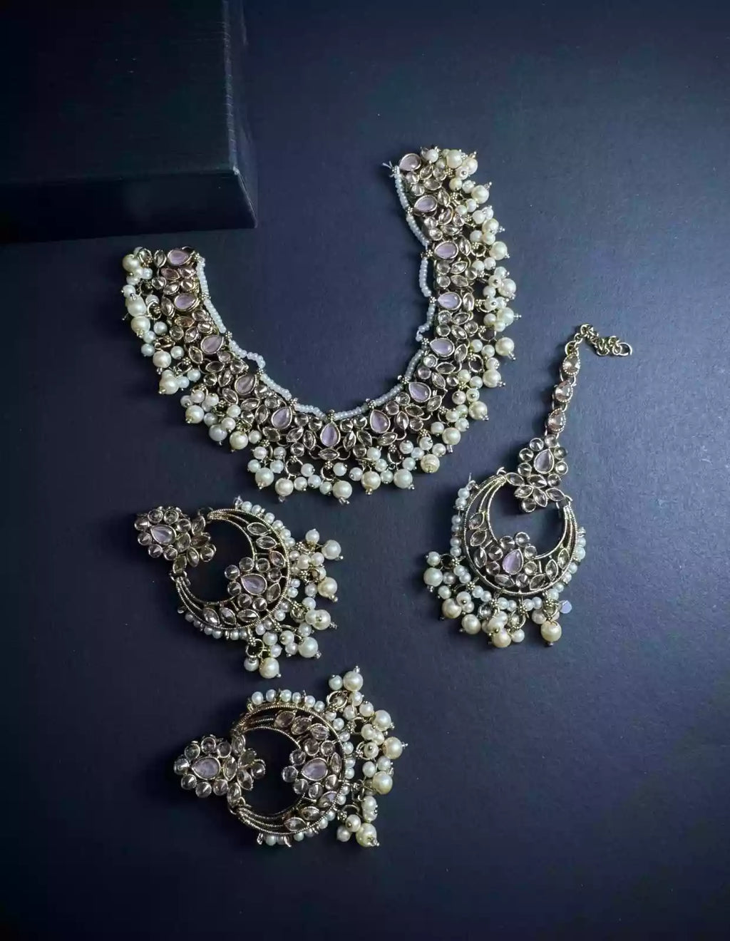 Reverse AD necklace set