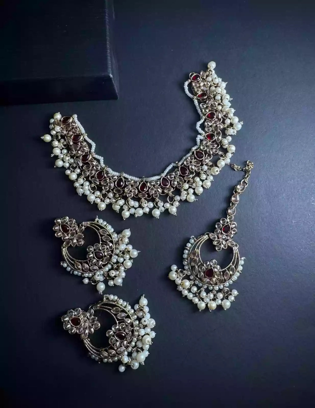 Reverse AD necklace set