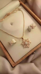 Zircon pendant with teeka