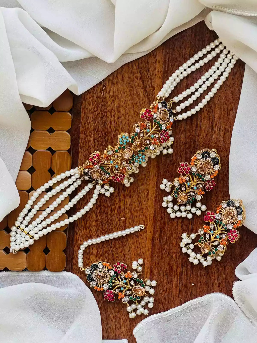 Noratan choker set