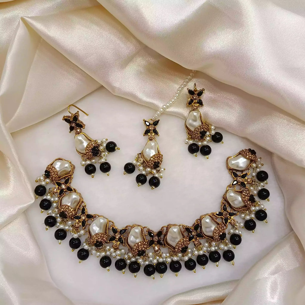 Mother pearl necklace set
