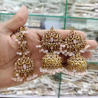 Zircon earrings with teeka