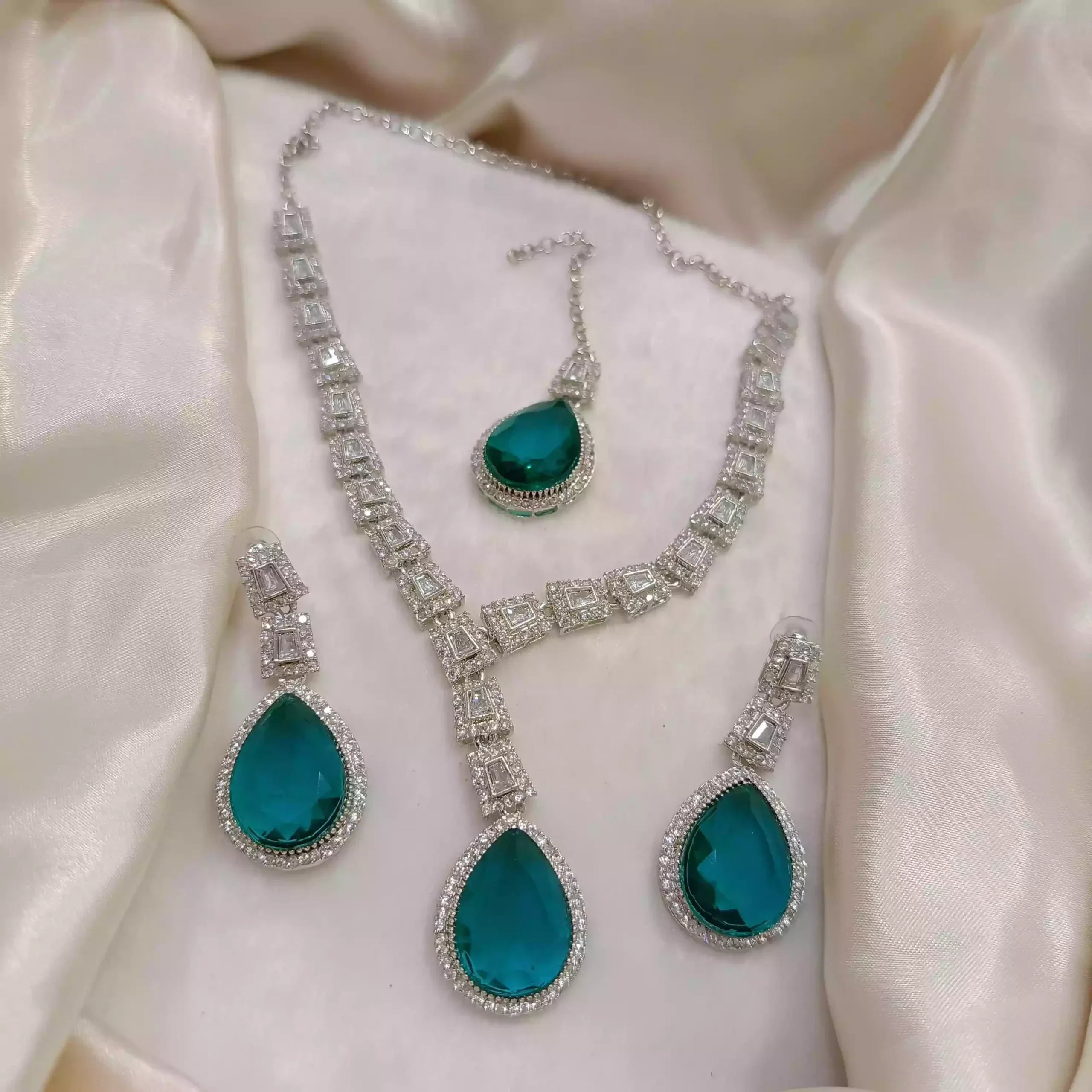Zircon necklace set