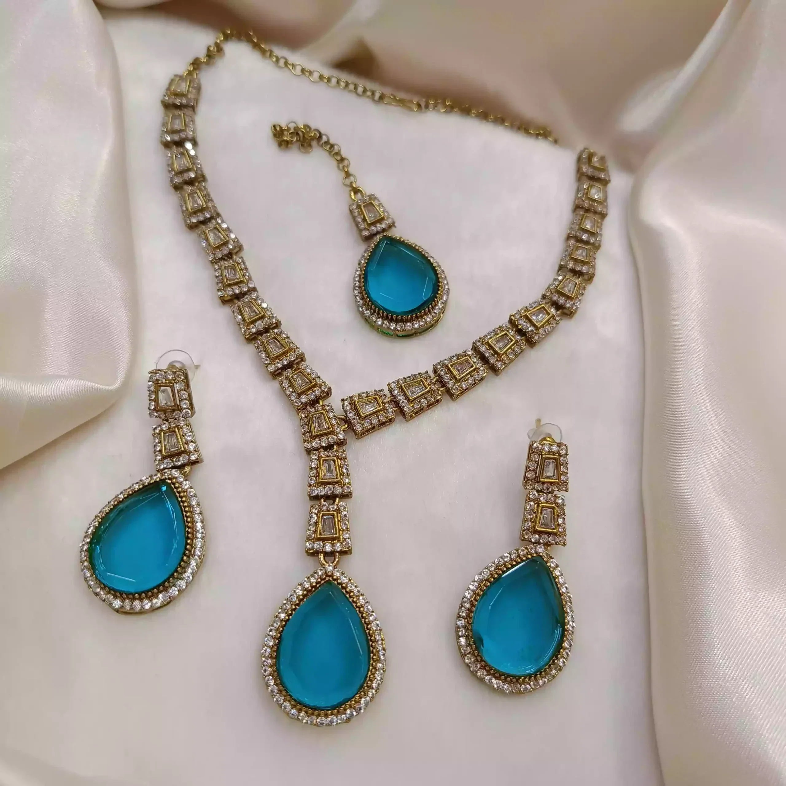 Zircon necklace set