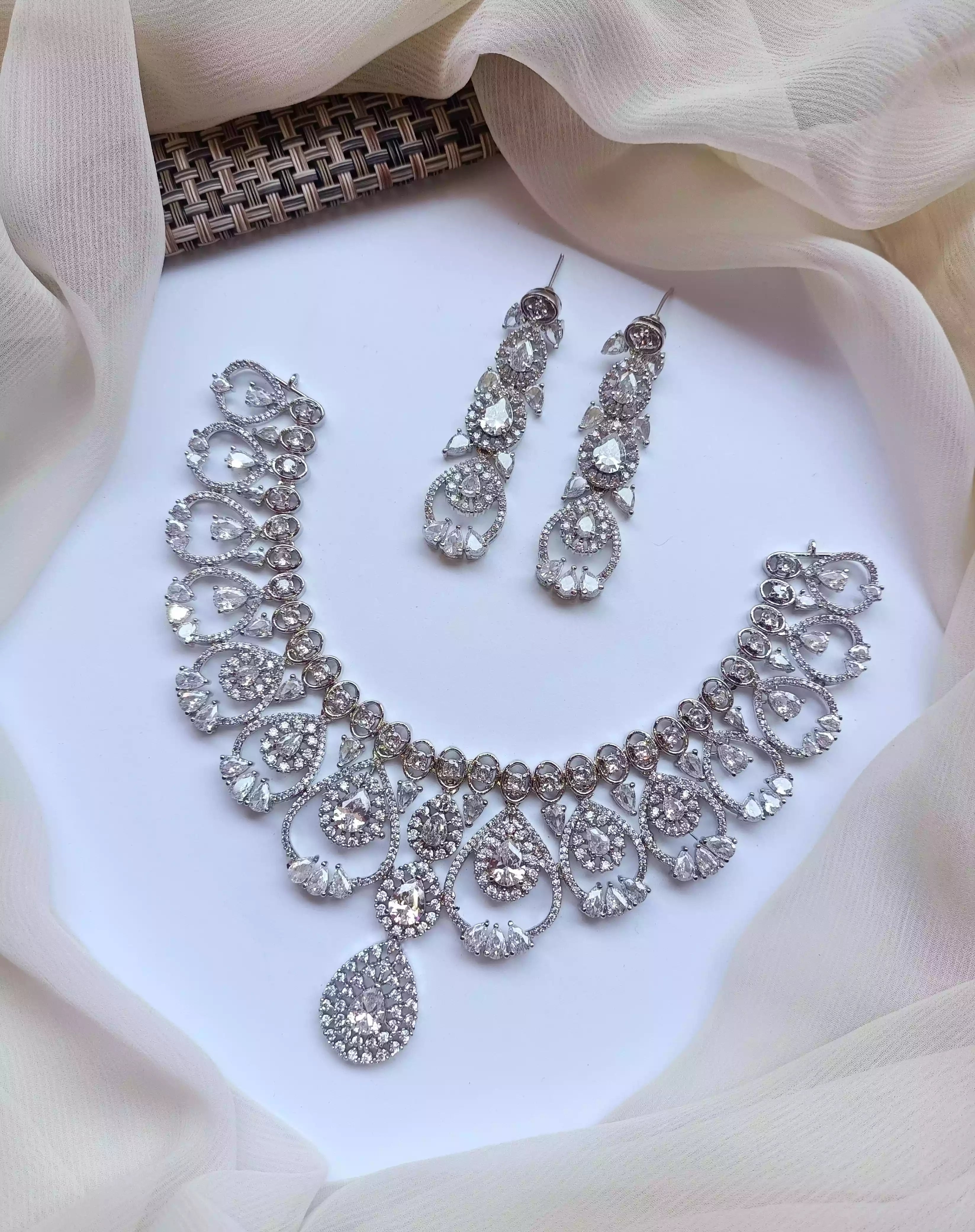 American diamond 1 carat set