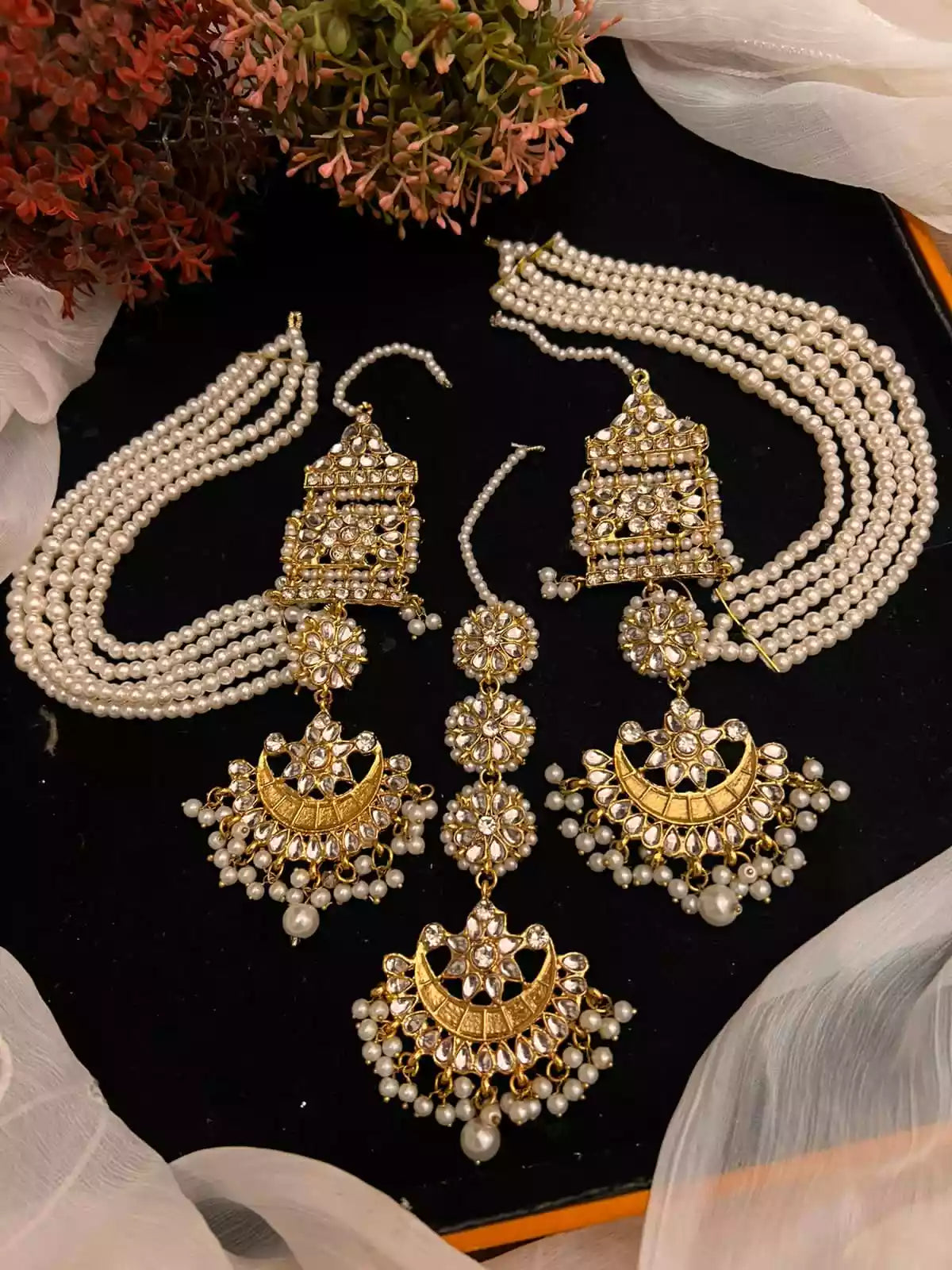 Kundan heavy earrings teeka Main image