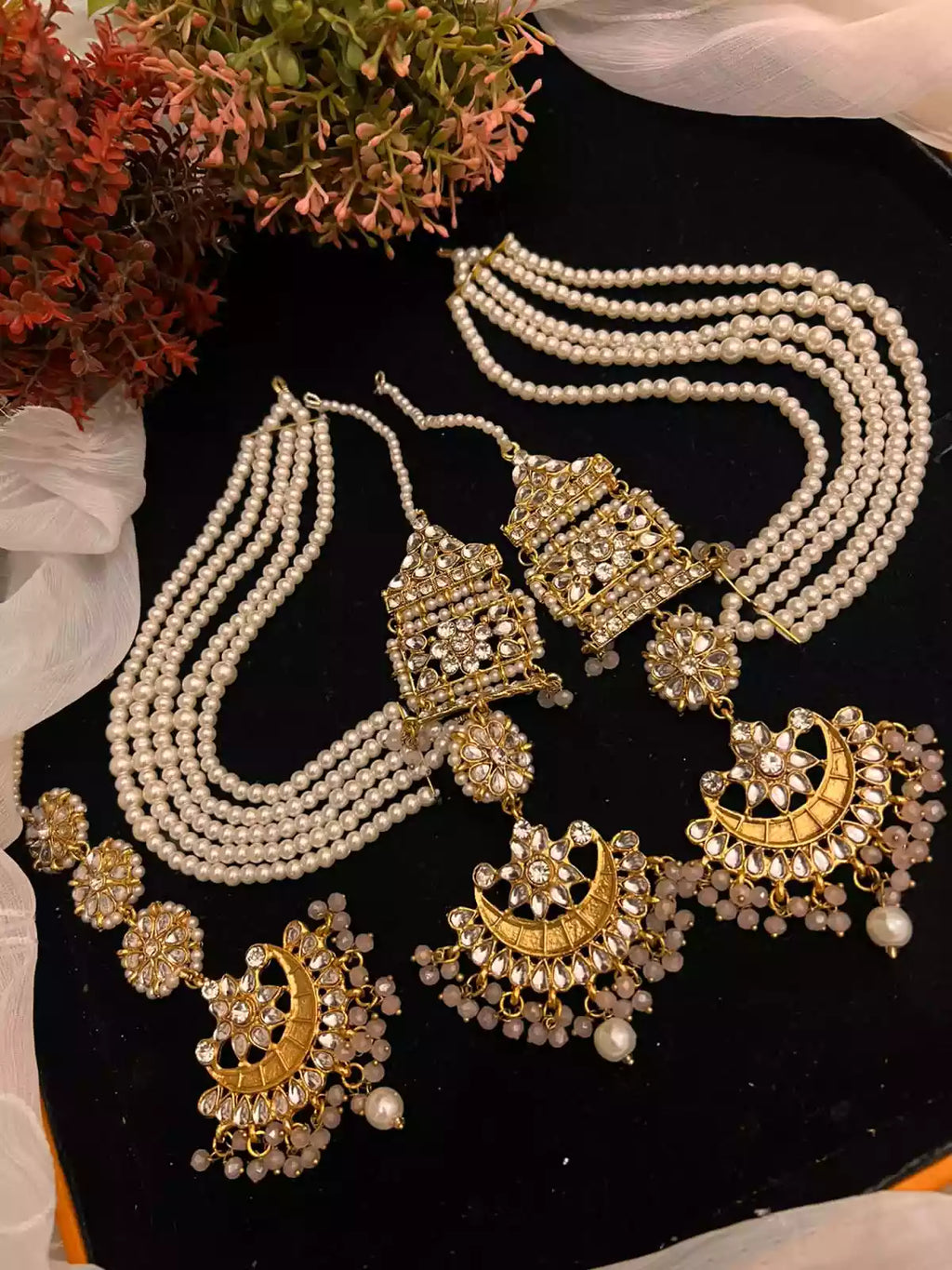 Kundan heavy earrings teeka