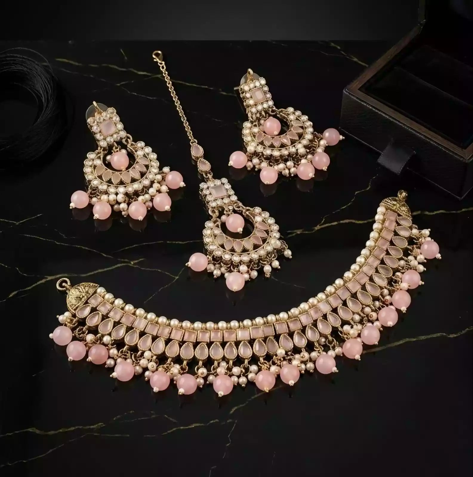 Kundan necklace set with teeka