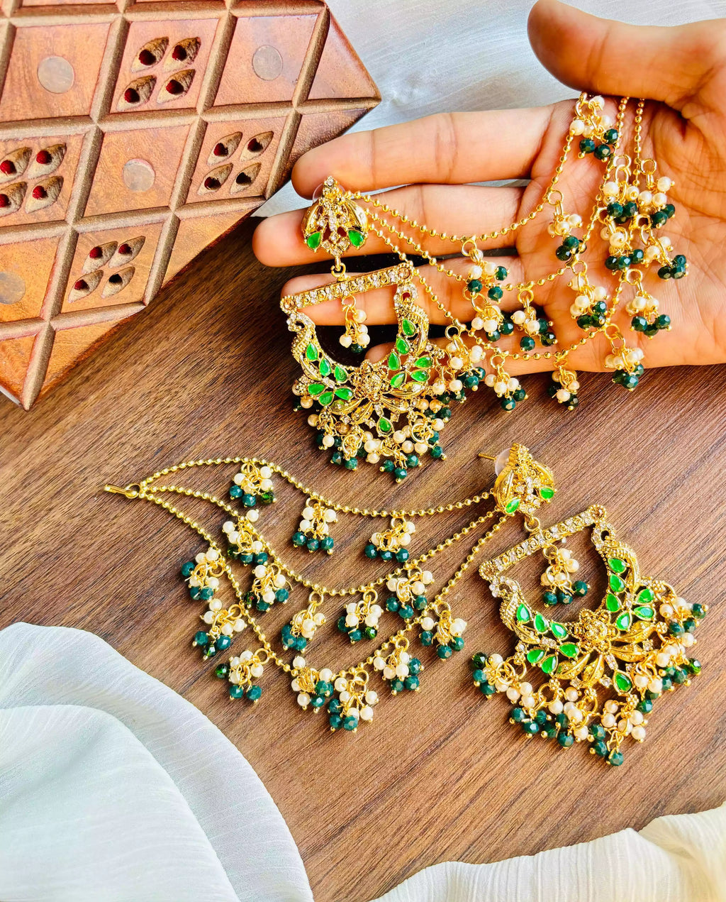 Zircon earrings with saharay
