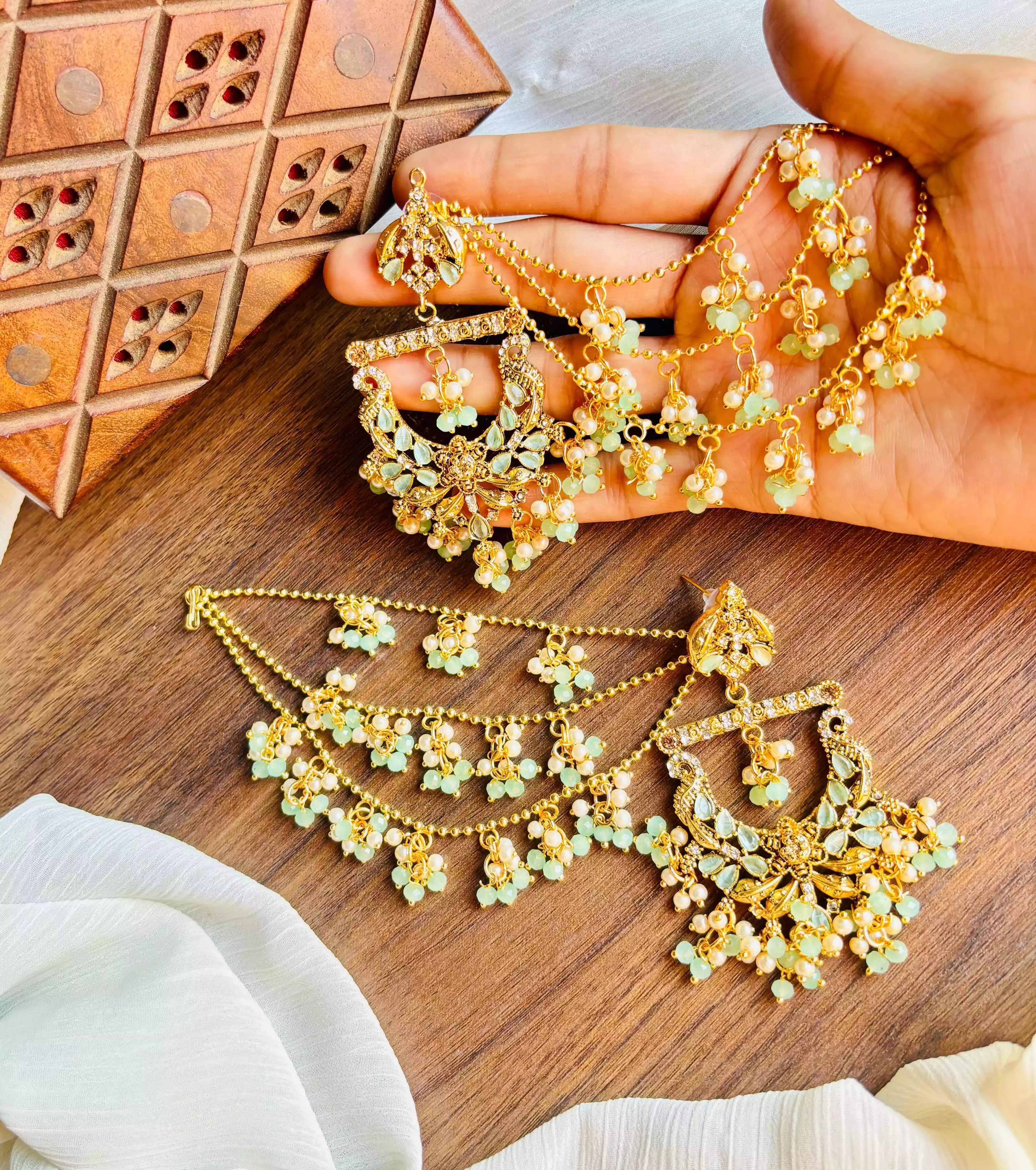 Zircon earrings with saharay
