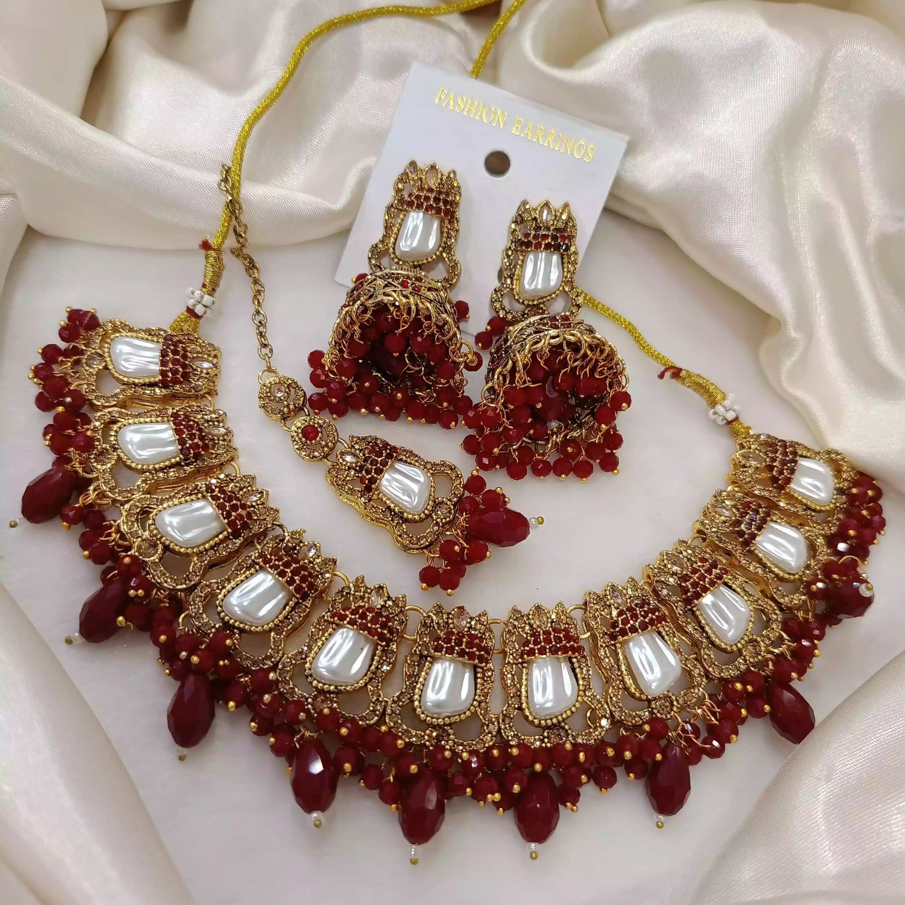 Mother pearl necklace set Secondary image