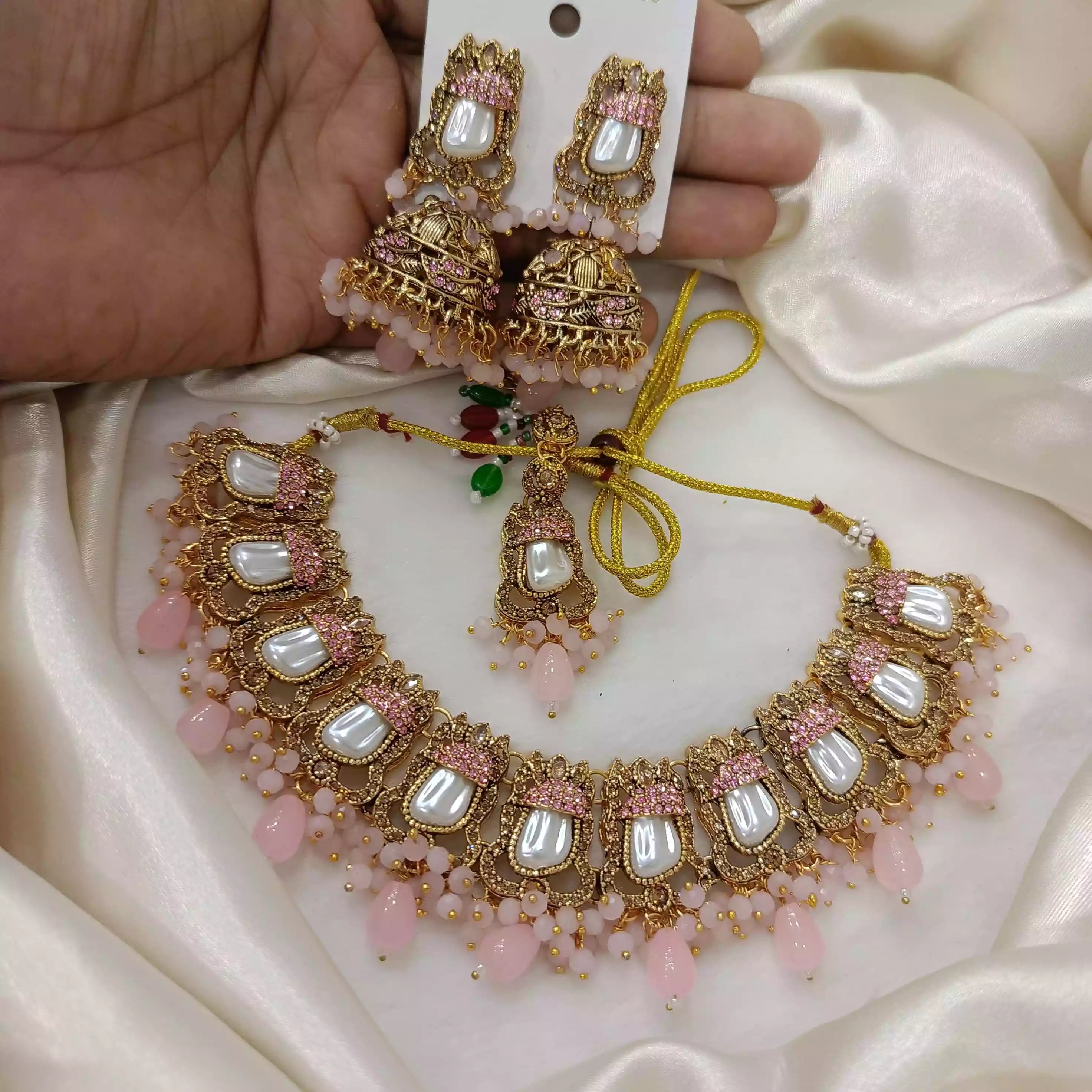 Mother pearl necklace set