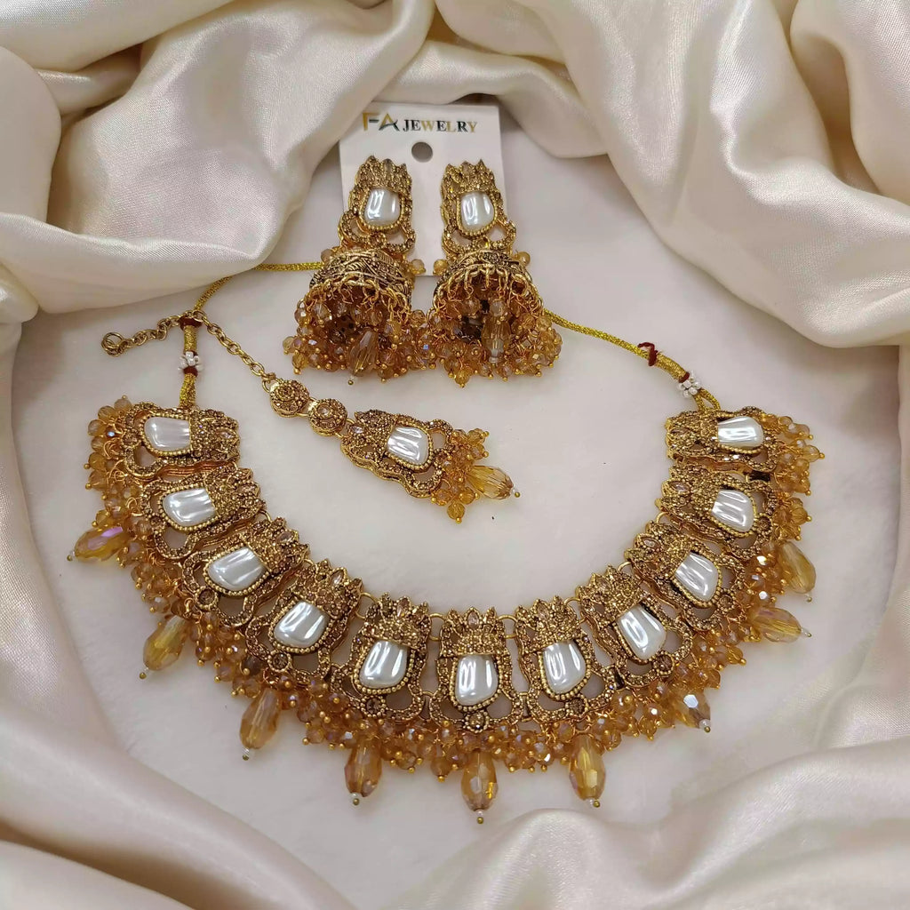 Mother pearl necklace set