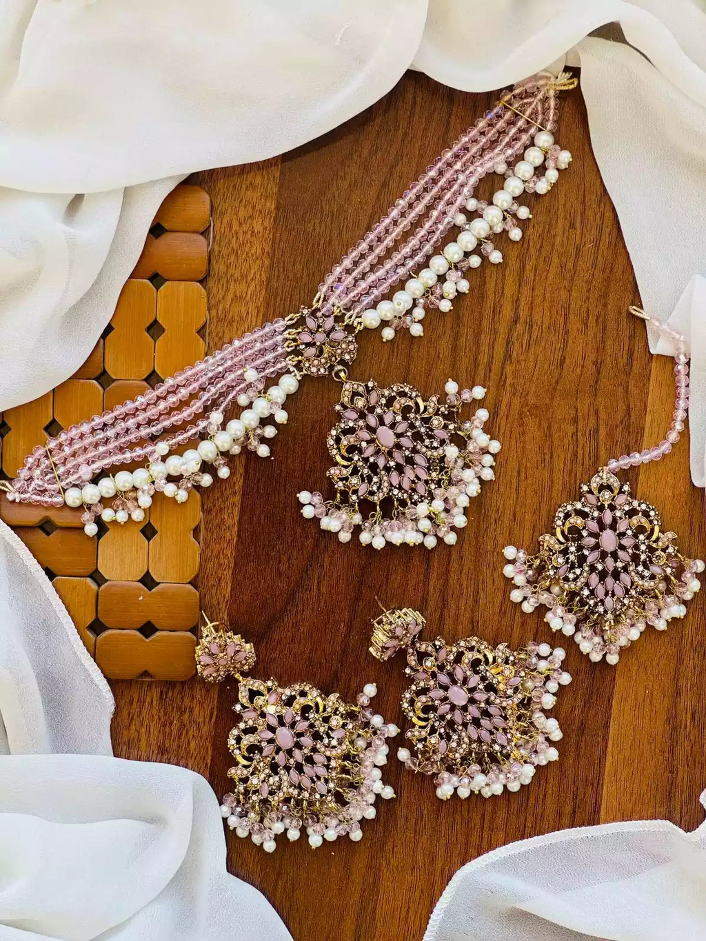 Pearl choker set with teeka