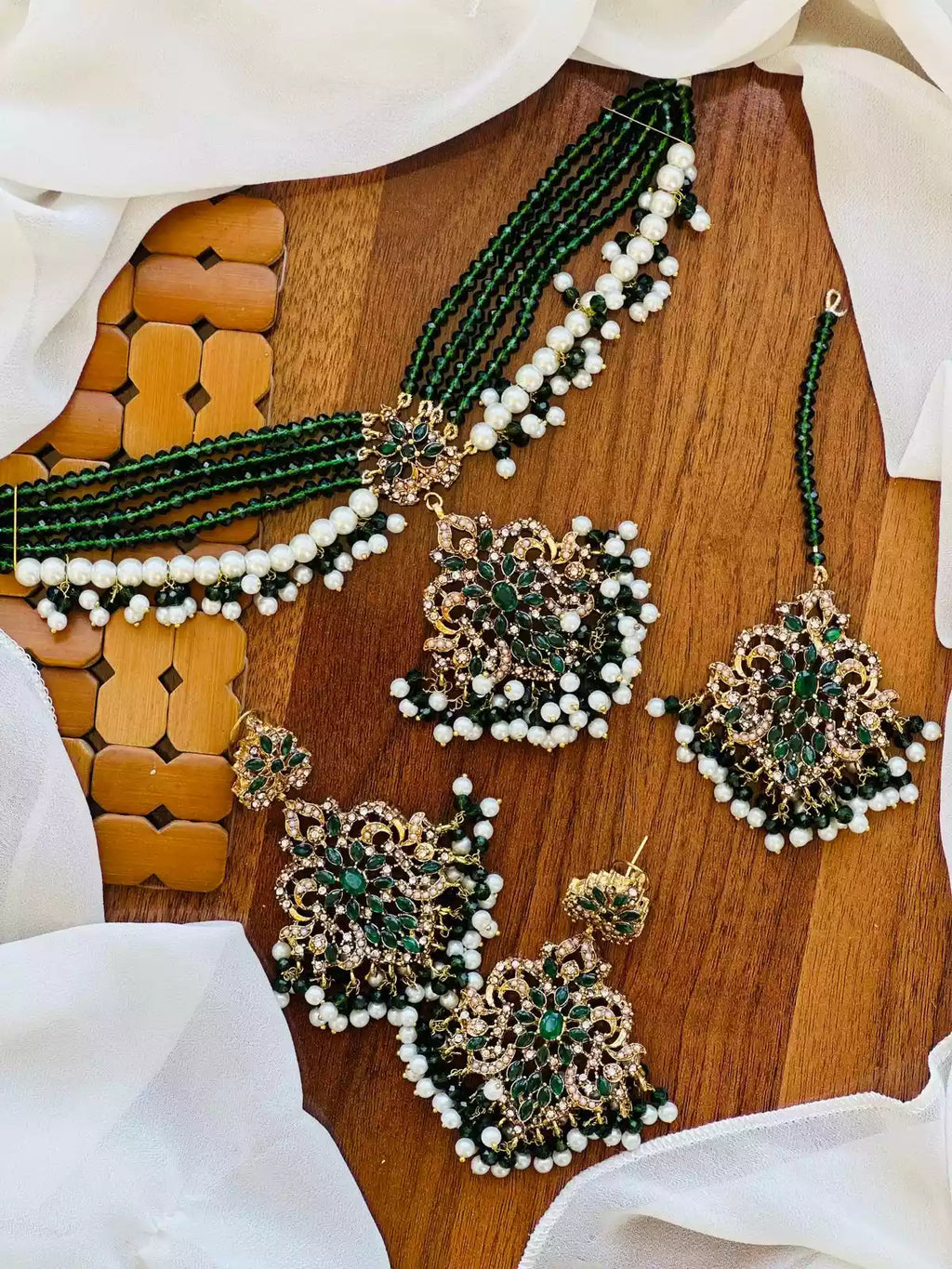 Pearl choker set with teeka