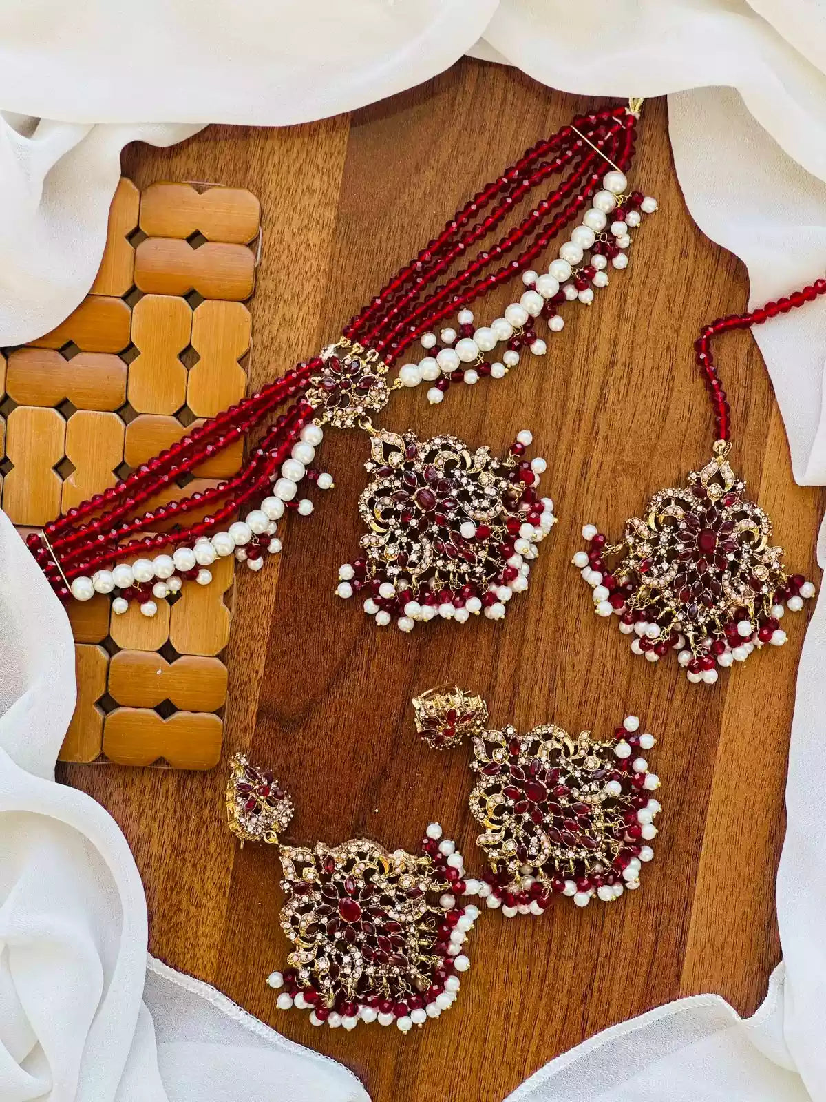 Pearl choker set with teeka