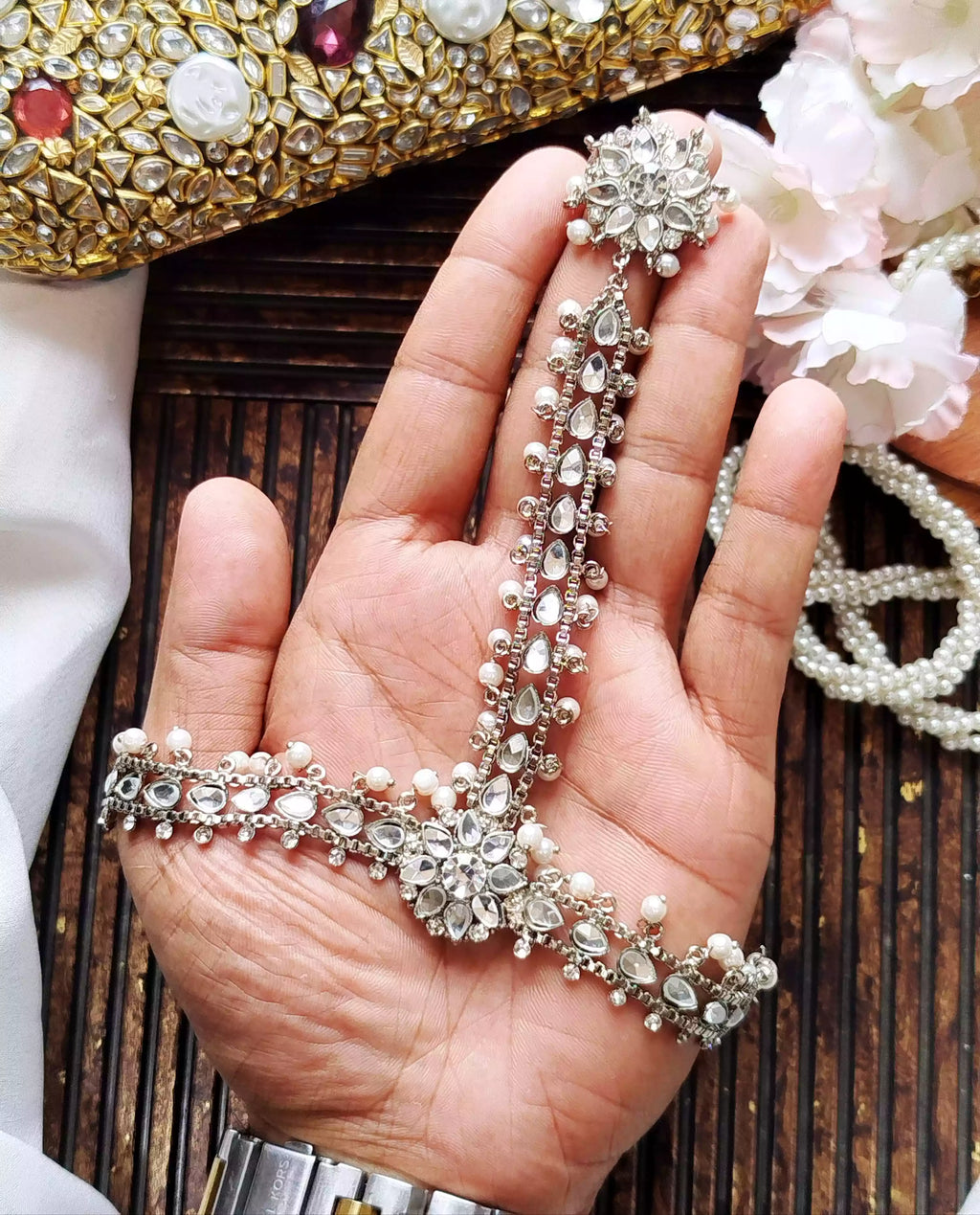Kundan hand anja