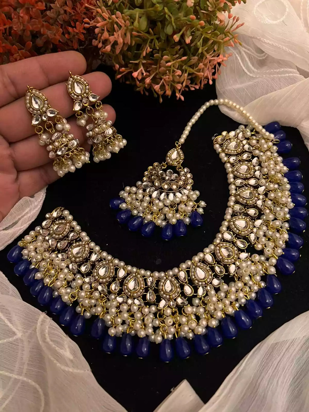 Kundan necklace set with teeka